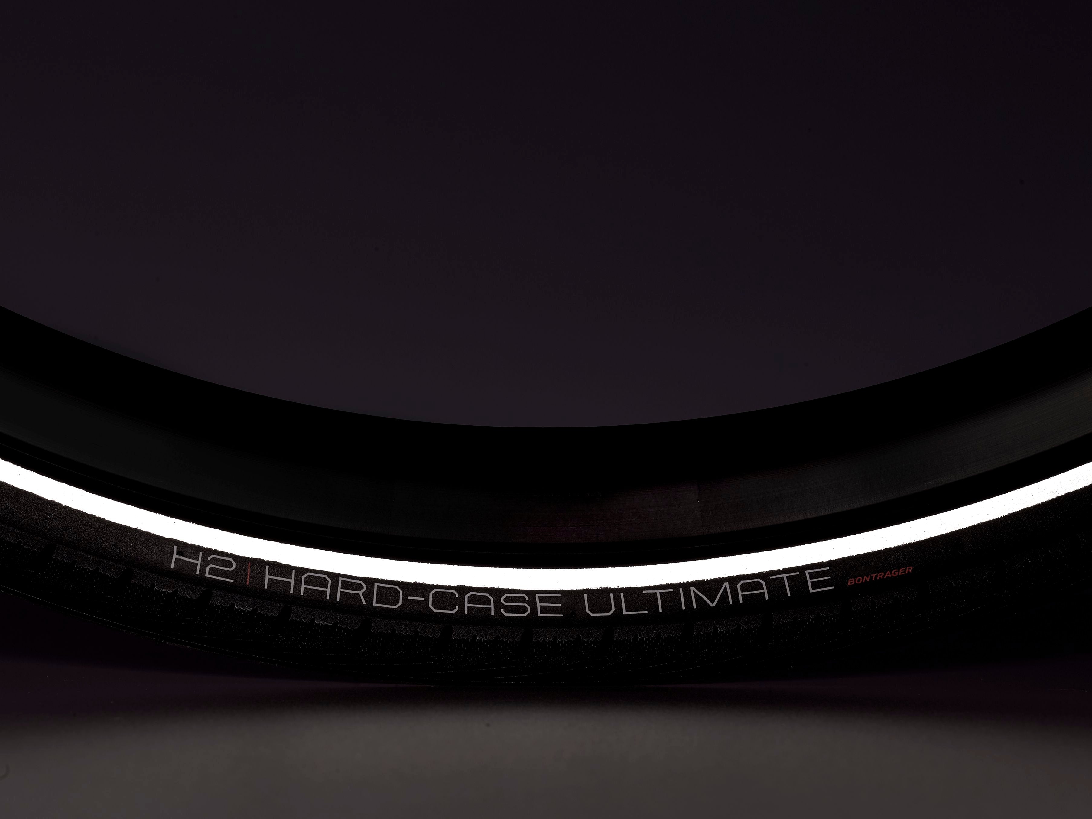 Bontrager H2 Hard-Case Ultimate hybriddæk med refleks