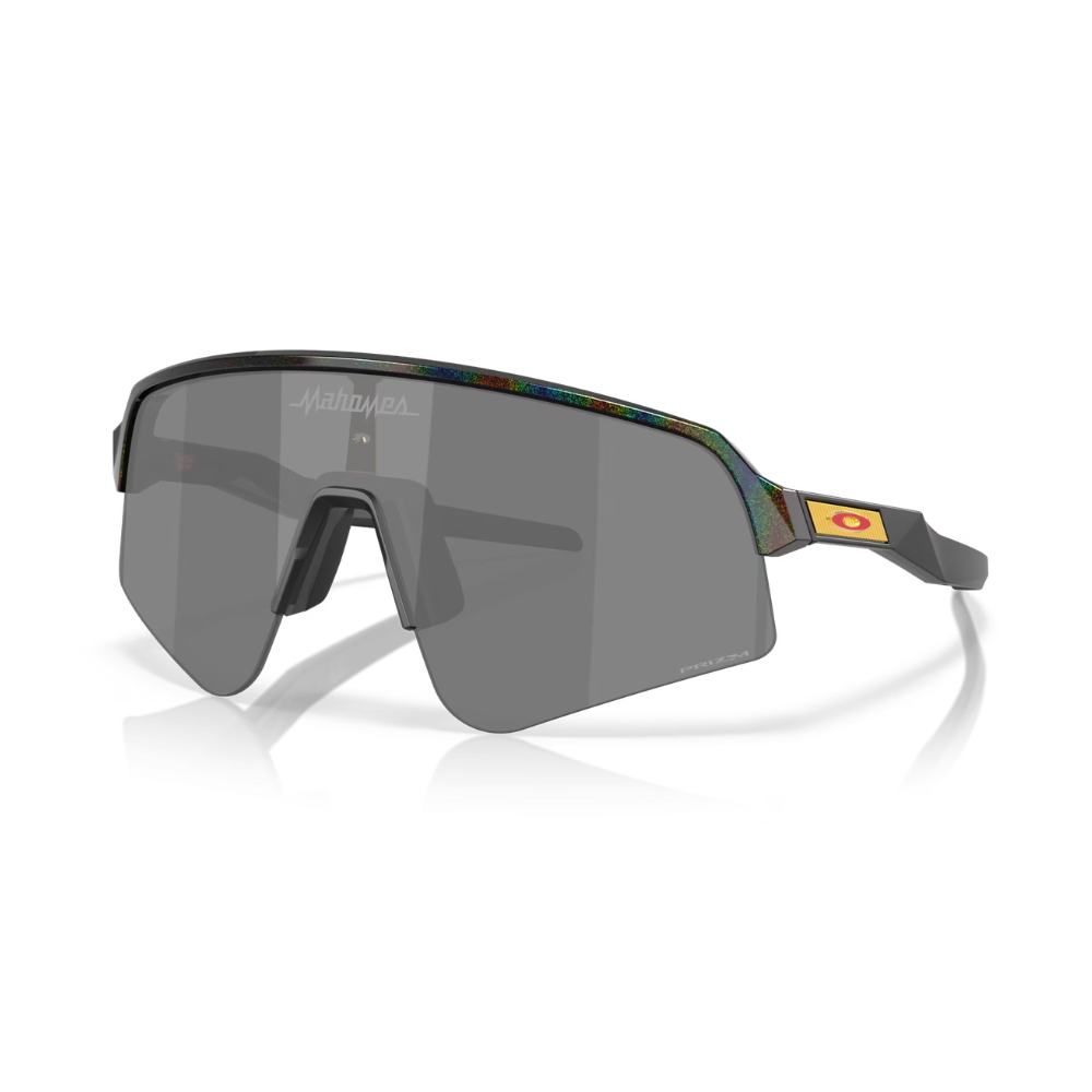 Oakley Sutro Lite Sweep. Let og markant sportsbrille i Oakleys verdenskendte kvalitet.