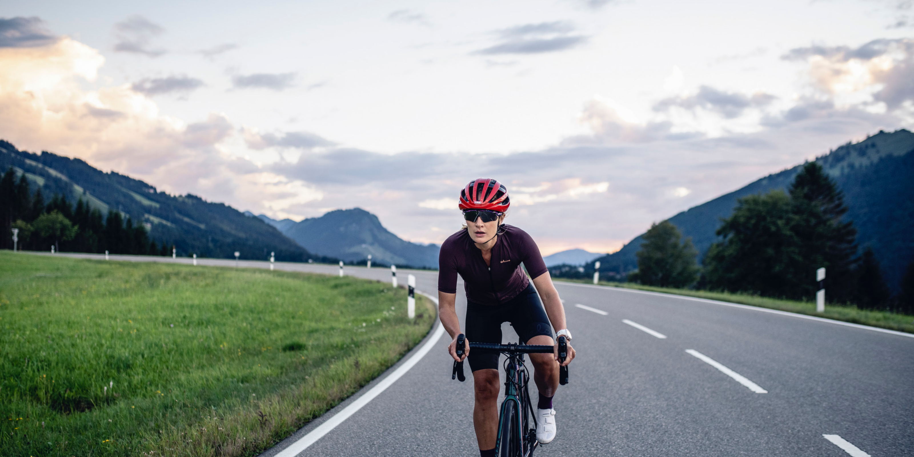 Abus Cykelhjelme Med Baglygte